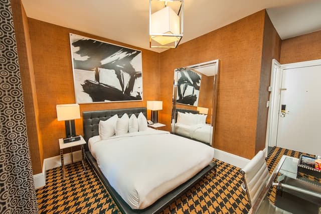 Superior Room, 1 Queen Bed, Accessible · photo 7