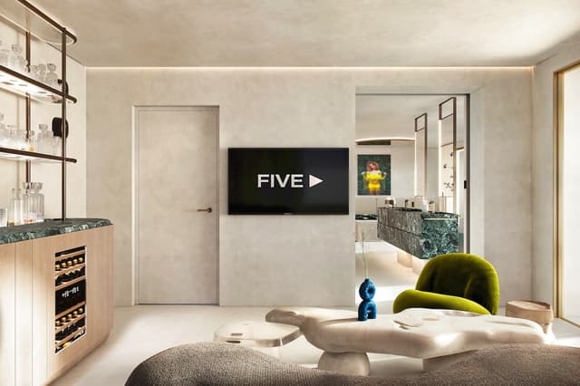 Epic Suite | Pool View · photo 7