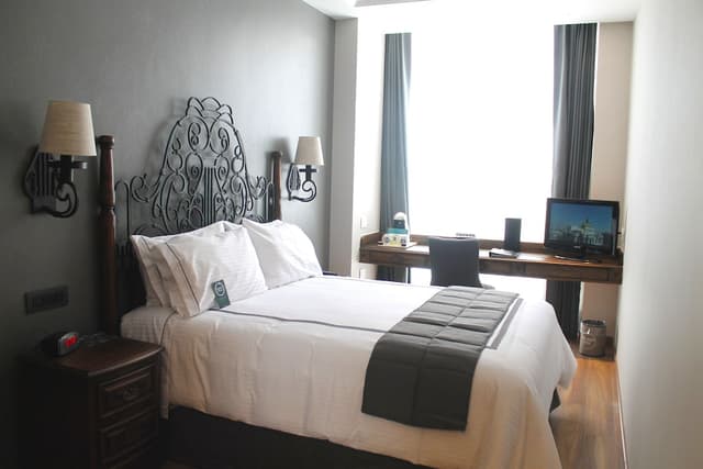 Standard Room, 1 Queen Bed · photo 5