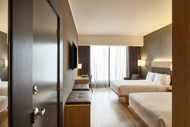 Room, 2 Double Beds · photo 5