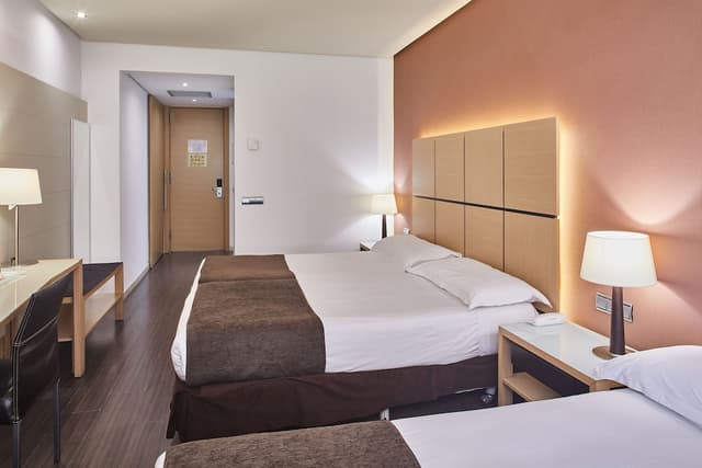 Triple Room, 3 Twin Beds · photo 2
