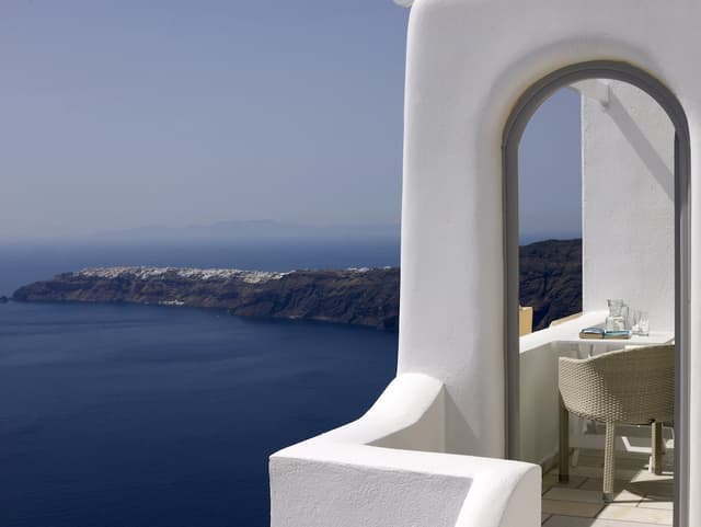 Standard Room ( Caldera View) · photo 8