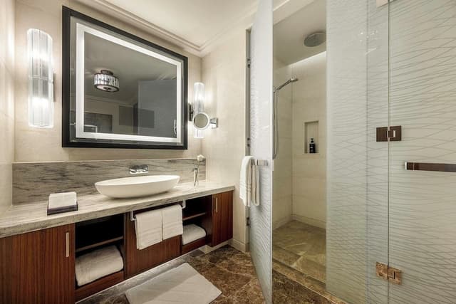 Superior Room, 1 King Bed · photo 5