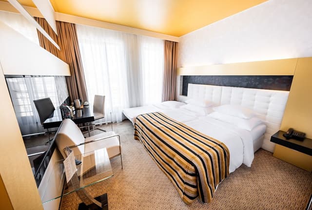 Classic Double or Twin Room with Extra Bed · photo 2