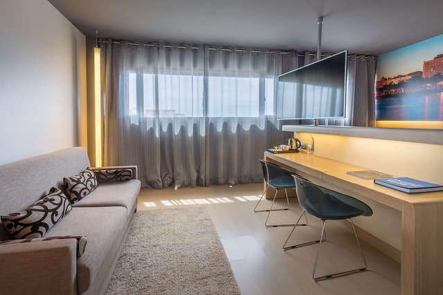 Suite Junior (2 adultos + 2 niños) · foto 2