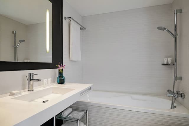 Deluxe Room, 2 Twin Beds, Sea View · photo 4