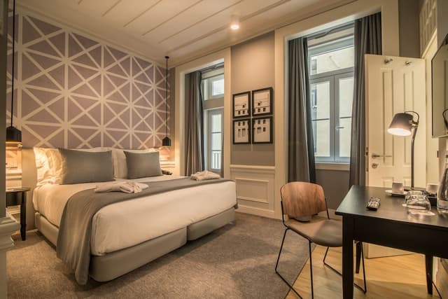 Classic Double or Twin Room · photo 7