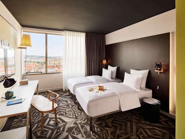 Room, 1 King Bed (Large Mama) · photo 6