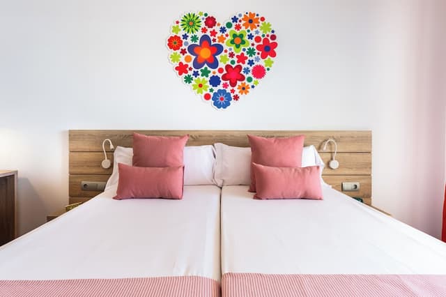 Twin Room, Pool View · photo 5
