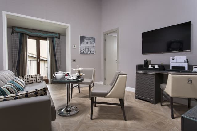 Suite, 1 Bedroom (Living Room) · photo 1