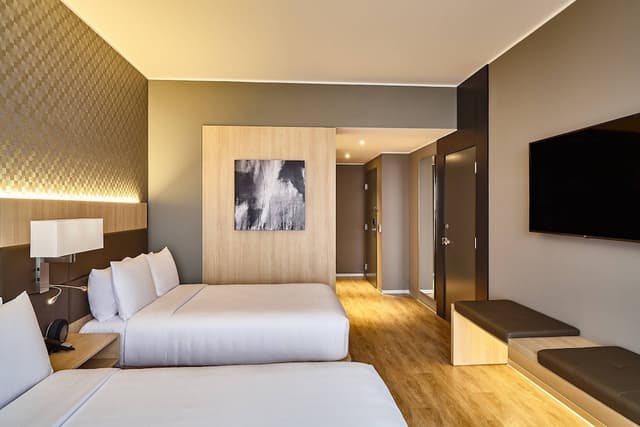 Room, 2 Double Beds · photo 8