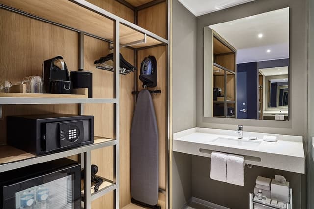 Room, 2 Double Beds · photo 2