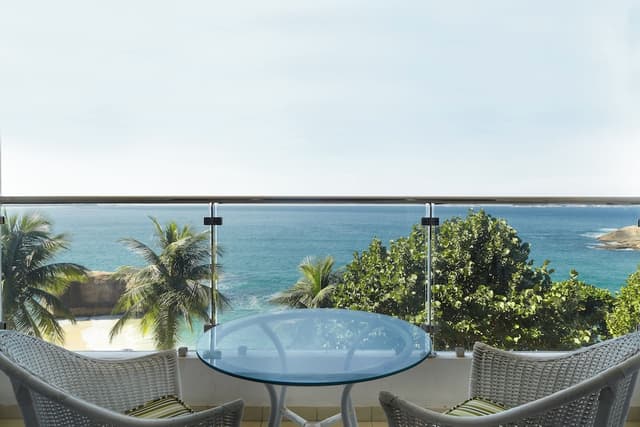 Deluxe Room, 1 King Bed, Balcony (Oceanfront) · photo 3