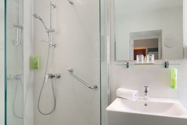 Classic Double Room, 1 Queen Bed · photo 5
