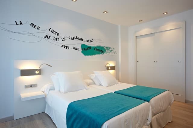 Double Room, Balcony, Partial Sea View · photo 1