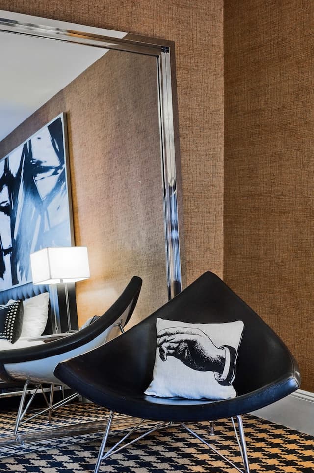 Superior Room, 1 Queen Bed, Accessible · photo 3