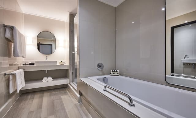 Loft, 1 King Bed · photo 3