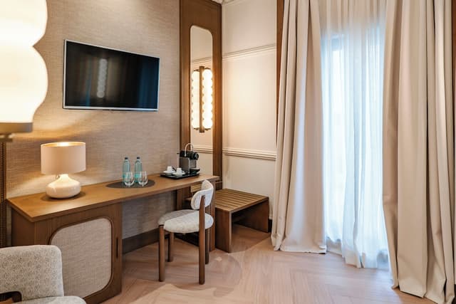 Superior room single use Barrio de las Letras view with balcony · foto 1