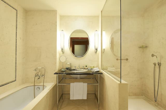 Grand Room, 1 King Bed, Terrace · photo 2