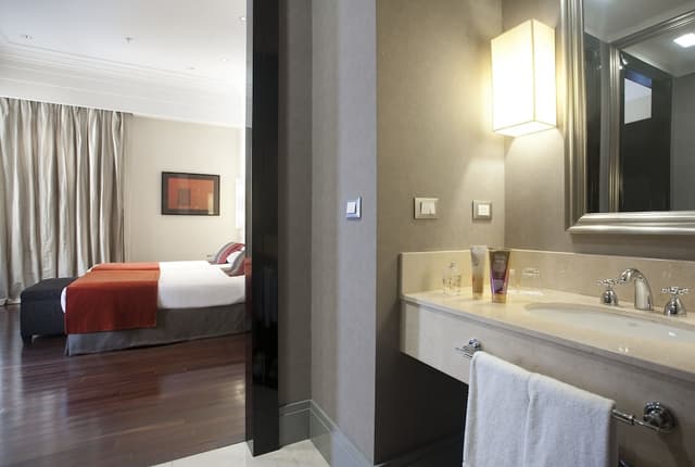 Classic Room, 2 Twin Beds · photo 1