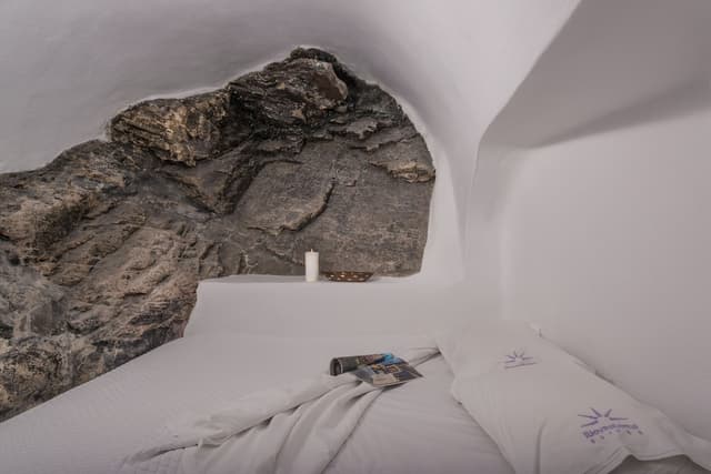 Junior Suite ( Caldera View) · photo 1