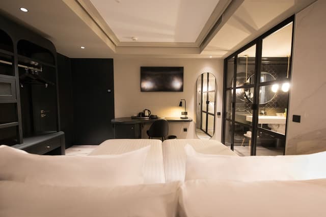 Family Room, 2 Bedrooms · photo 1