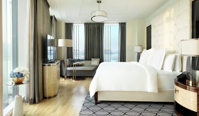 Deluxe Suite, 1 King Bed (Executive) · photo 4