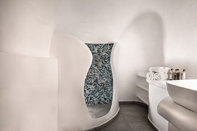 Two Bedroom Cave Suite with Hot Tub Caldera & Sea View · photo 4