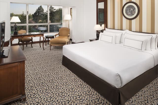 Superior Room, Pool View · photo 1