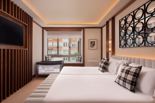 Superior Room, 2 Twin Beds, City View (Stylish) · photo 1