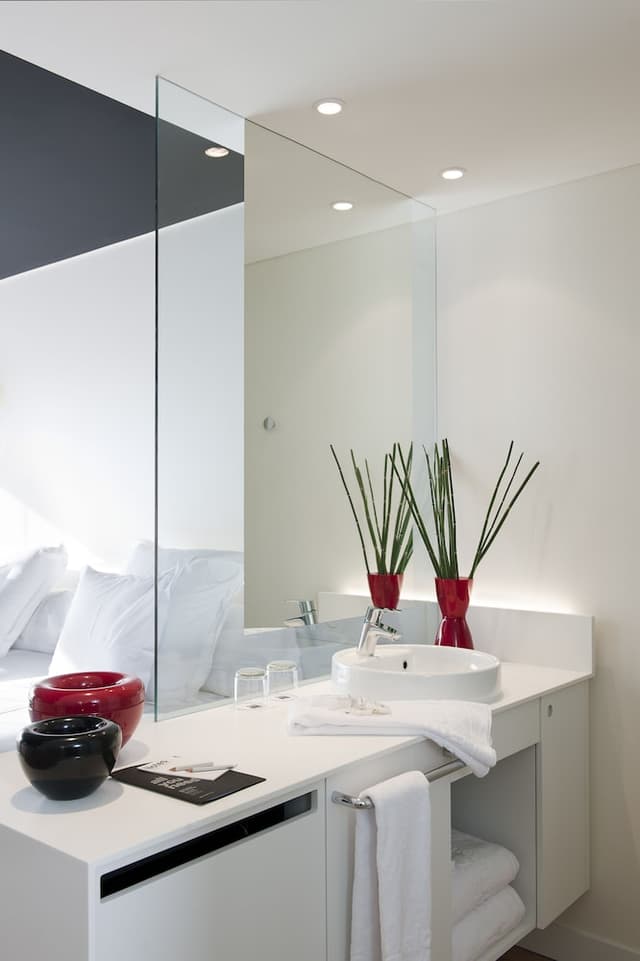 Room (Orbital) · photo 4