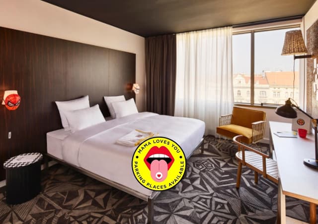 Room, 1 King Bed (Large Mama) · photo 1