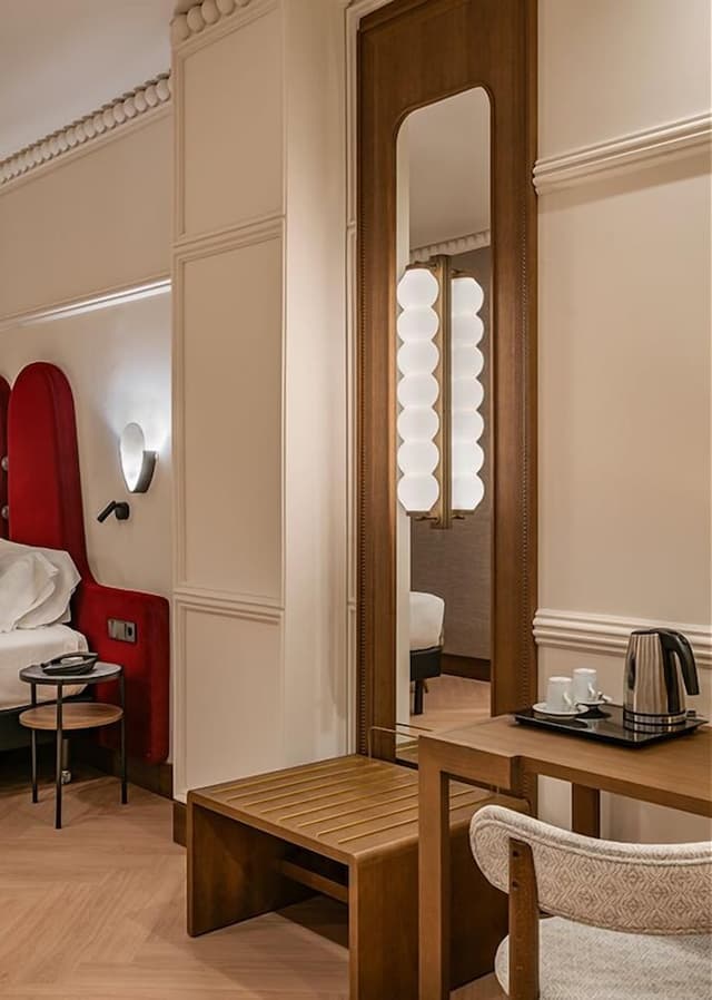 Superior room single use patio view · photo 8