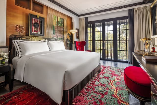 Premier Room, 1 King Bed · photo 1