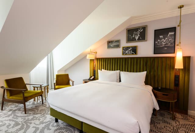 King Courtyard Room · photo 5