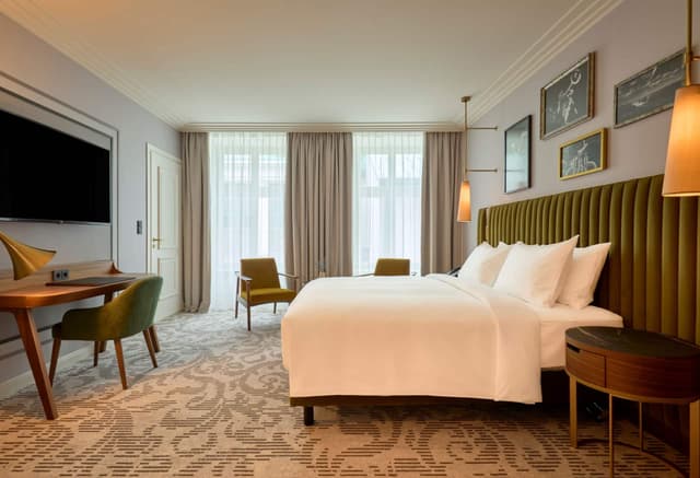 King Courtyard Room · photo 3