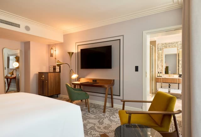 King Courtyard Room · photo 1